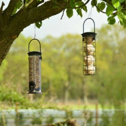 Distributeur Boules De Graisse 28 Cm. Noir. Marque : Esschert Design. Réf. : FB466 9 Distributeur Boules De Graisse 28 Cm. Noir. Marque : Esschert Design. Réf. : FB466 -Trixie || Flamingo Soldes Magasin 54893768 5