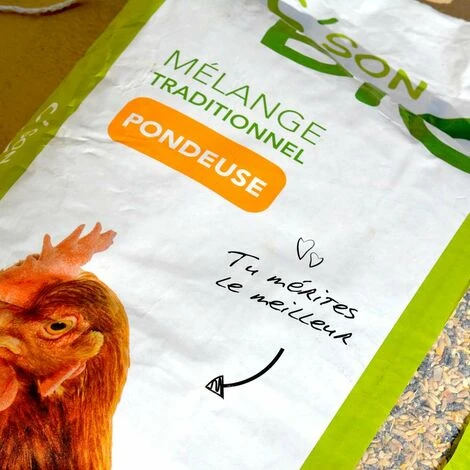 Mélange De Céréales Bio, Poules Pondeuses - Sac 10 Kg 2 Mélange De Céréales Bio, Poules Pondeuses - Sac 10 Kg – Image 2
